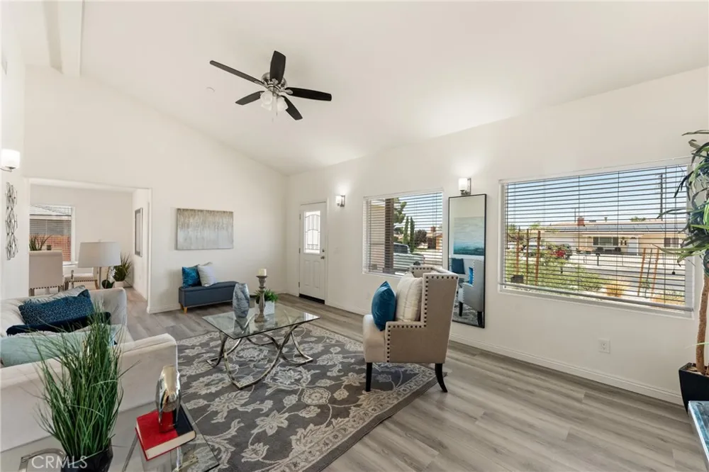 16105 Tawney Ridge Victorville, CA 92394