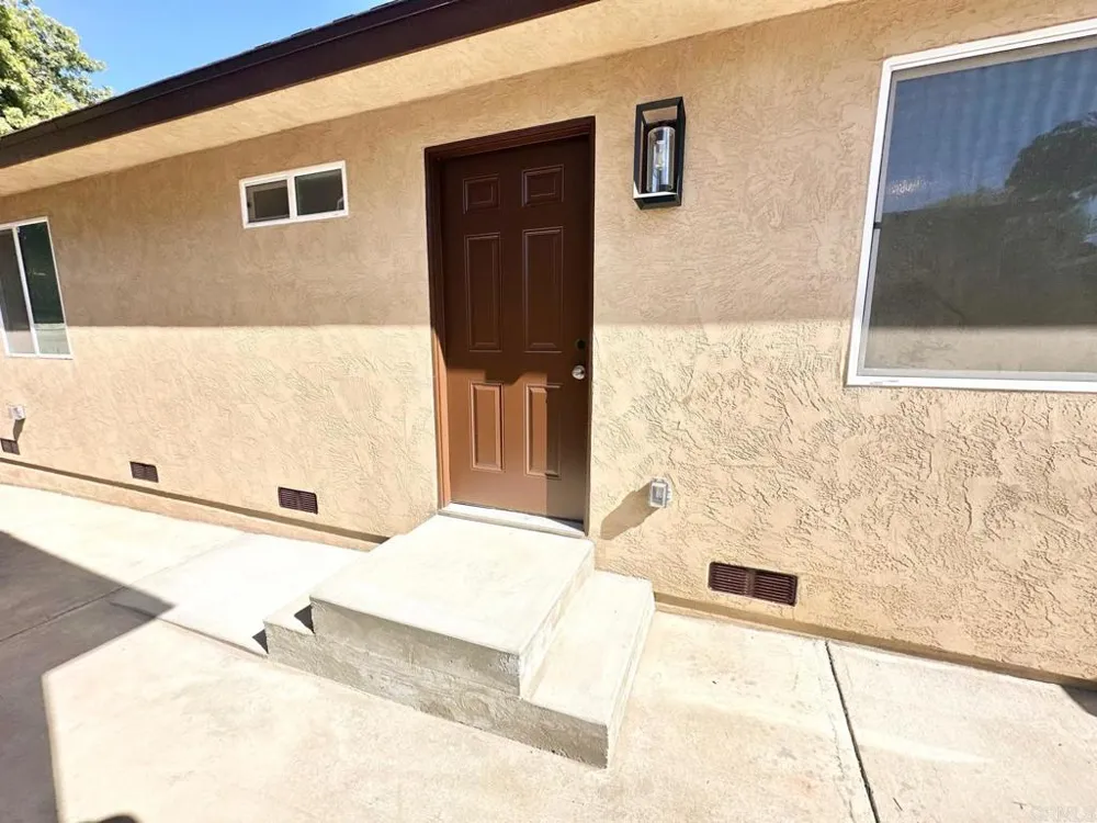 6961 Colorado Ave La Mesa, CA 91942