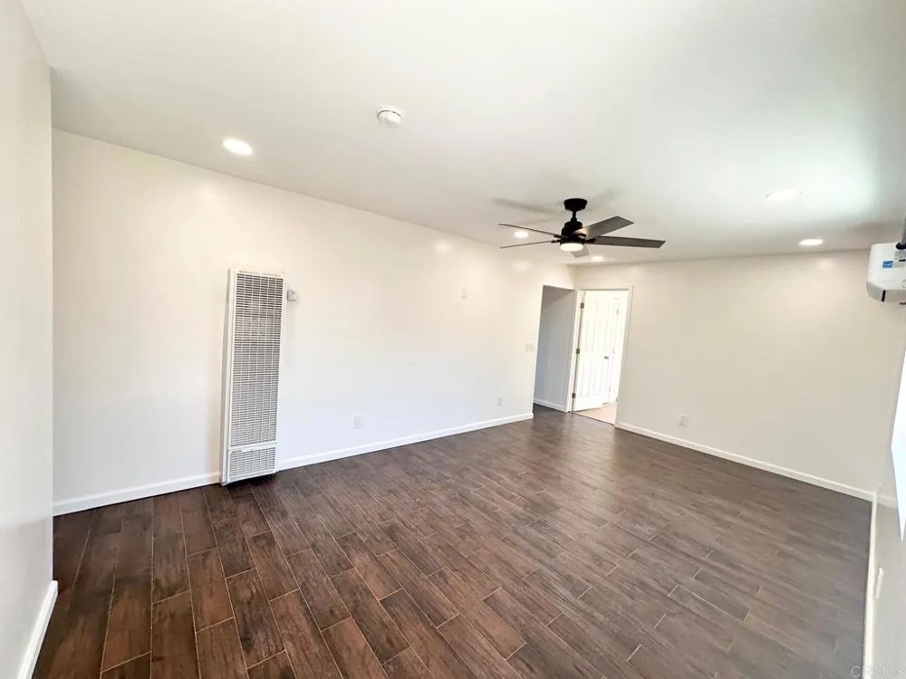 6961 Colorado Ave La Mesa, CA 91942