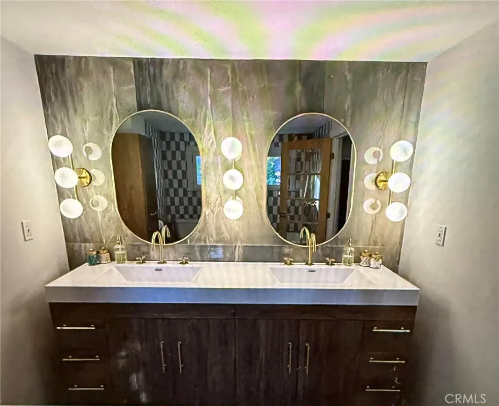 465 S Olive Orange, CA 92866