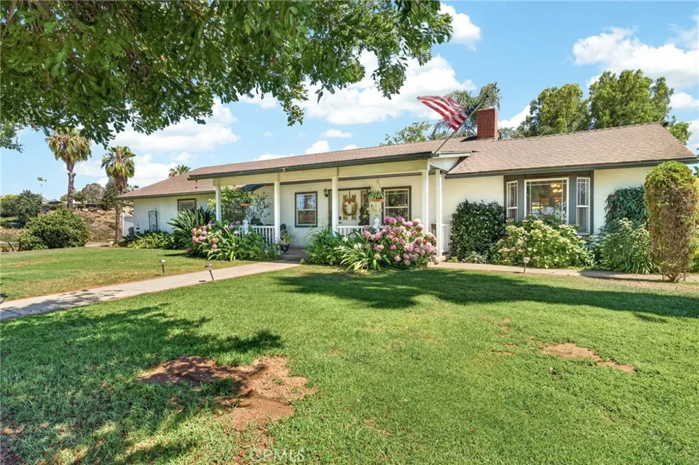 15091 Golden Star Riverside, CA 92506