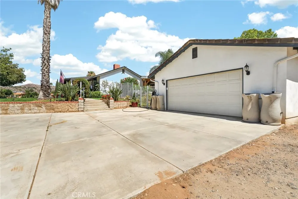 15091 Golden Star Riverside, CA 92506