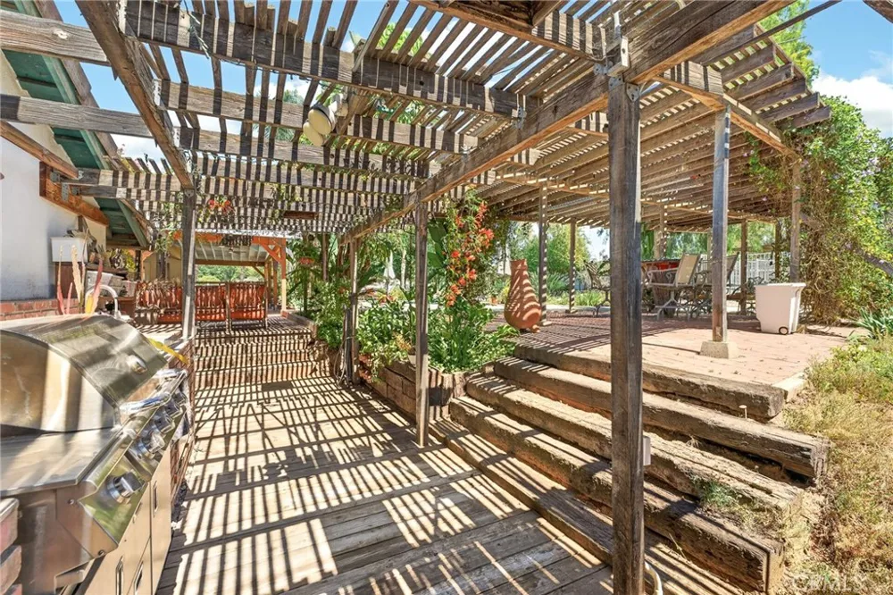 15091 Golden Star Riverside, CA 92506
