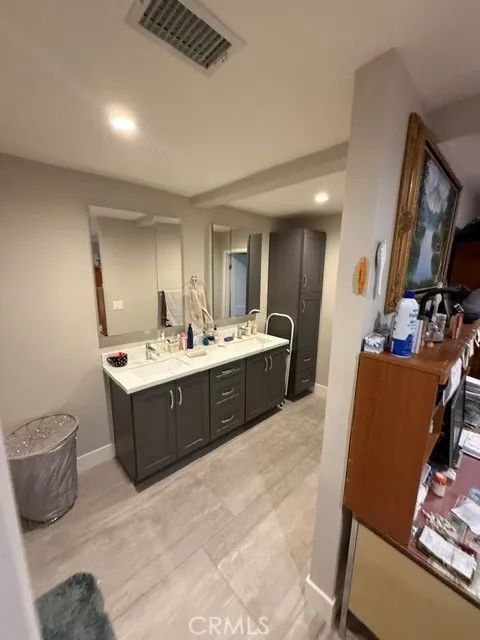 121 E Chestnut Orange, CA 92867