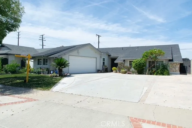 121 E Chestnut Orange, CA 92867