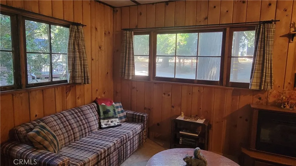 23821 Inspiration Crestline, CA 92325