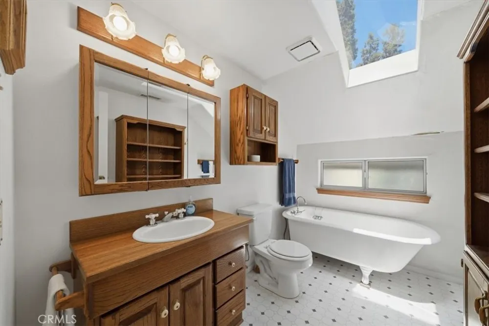 368 Imperial Sugarloaf, CA 92386