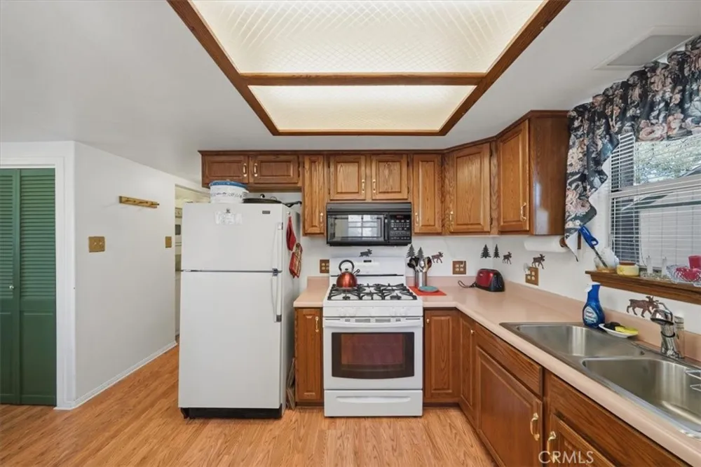 368 Imperial Sugarloaf, CA 92386