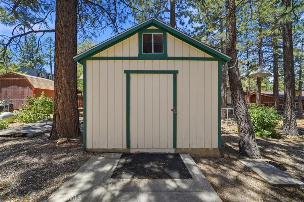 368 Imperial Sugarloaf, CA 92386