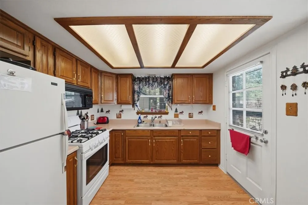 368 Imperial Sugarloaf, CA 92386