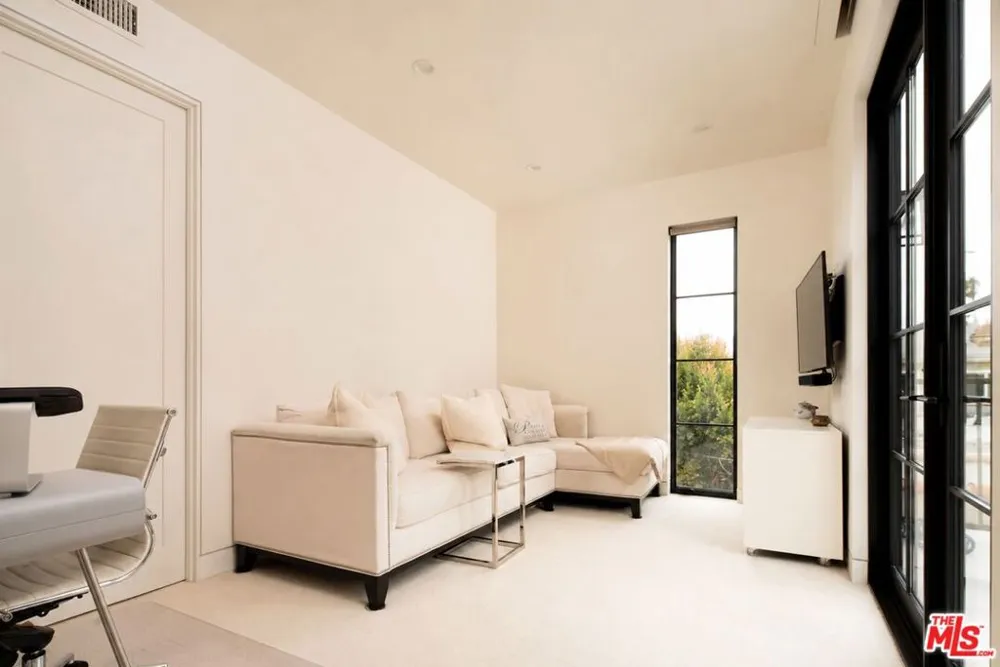 730 Westbourne Drive West Hollywood, CA 90069