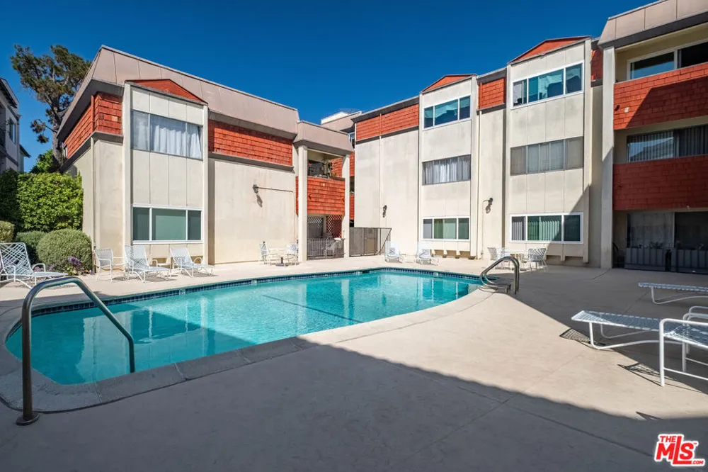 5674 Windsor Way #210 Culver City, CA 90230