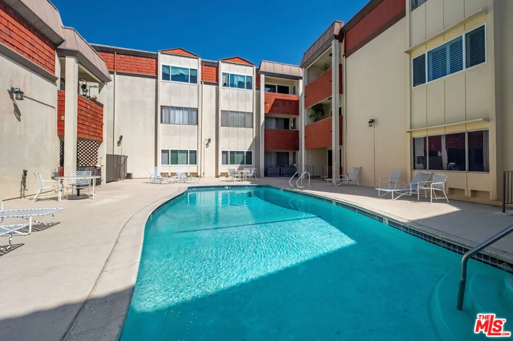 5674 Windsor Way #210 Culver City, CA 90230
