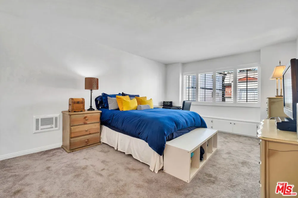 5674 Windsor Way #210 Culver City, CA 90230
