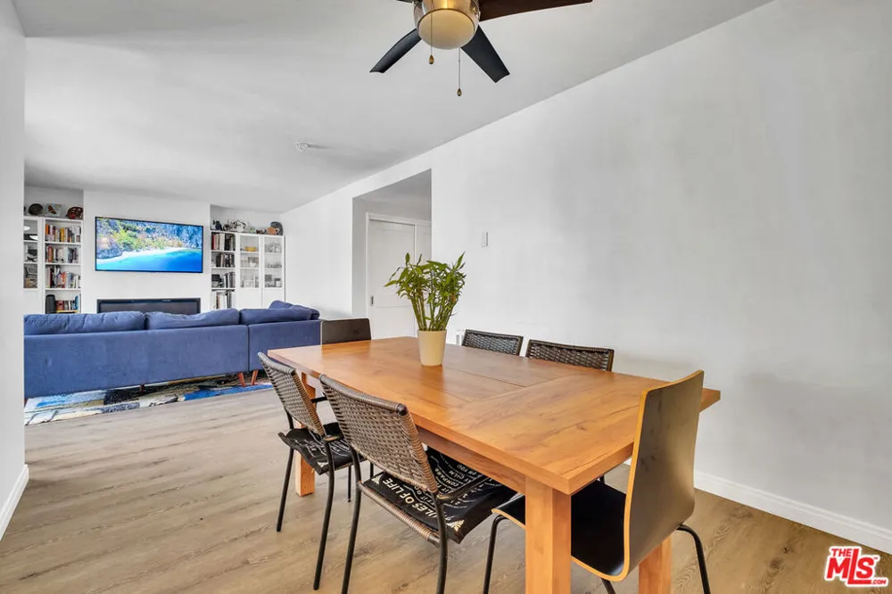 5674 Windsor Way #210 Culver City, CA 90230