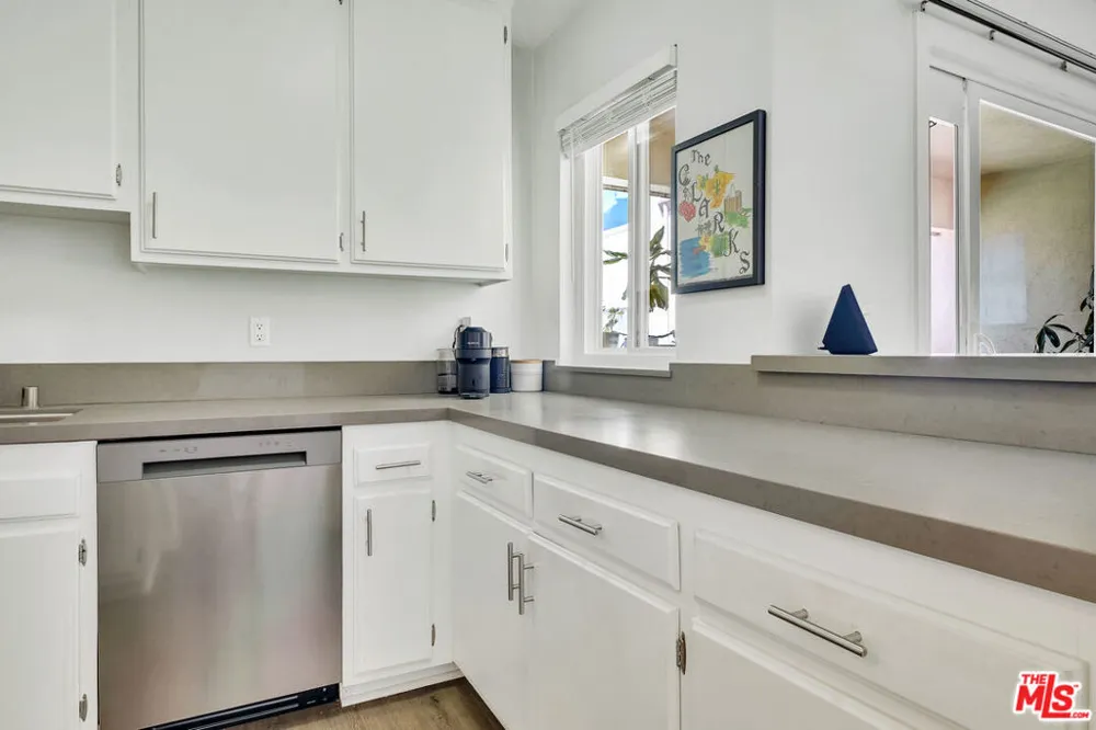 5674 Windsor Way #210 Culver City, CA 90230