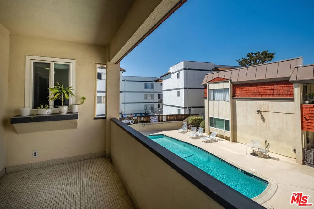 5674 Windsor Way #210 Culver City, CA 90230