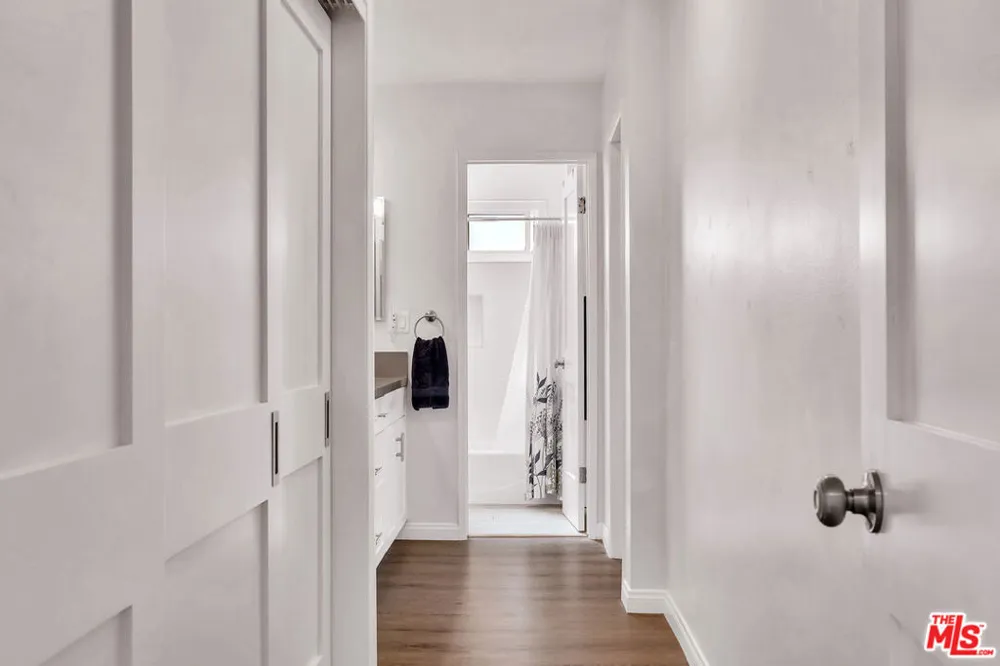 5674 Windsor Way #210 Culver City, CA 90230