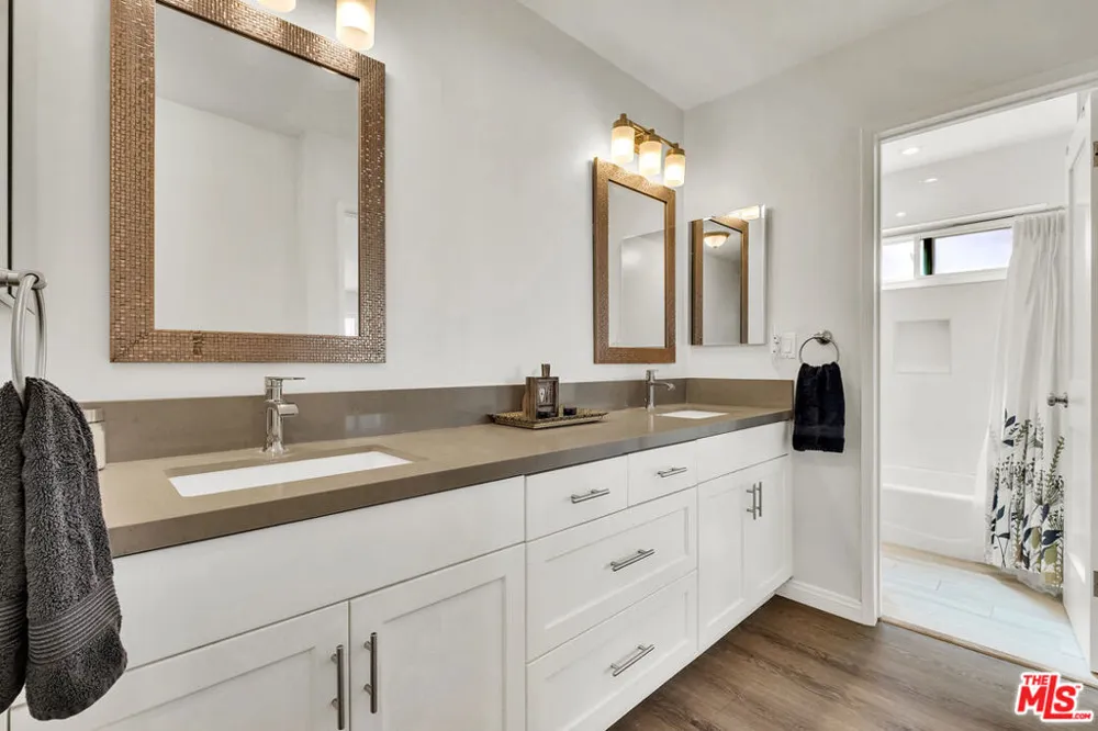 5674 Windsor Way #210 Culver City, CA 90230
