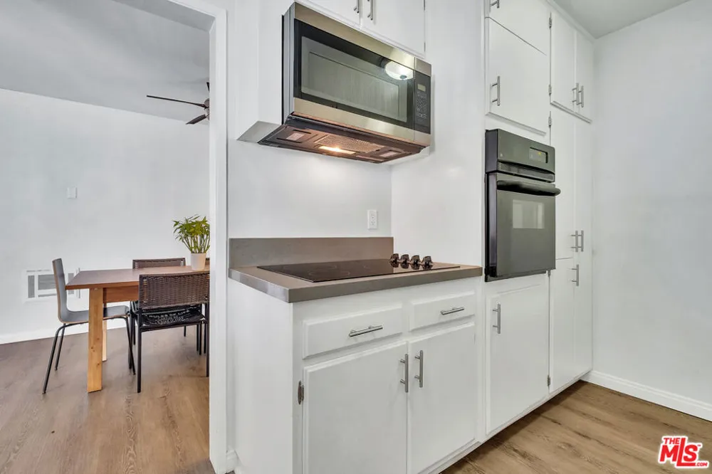 5674 Windsor Way #210 Culver City, CA 90230