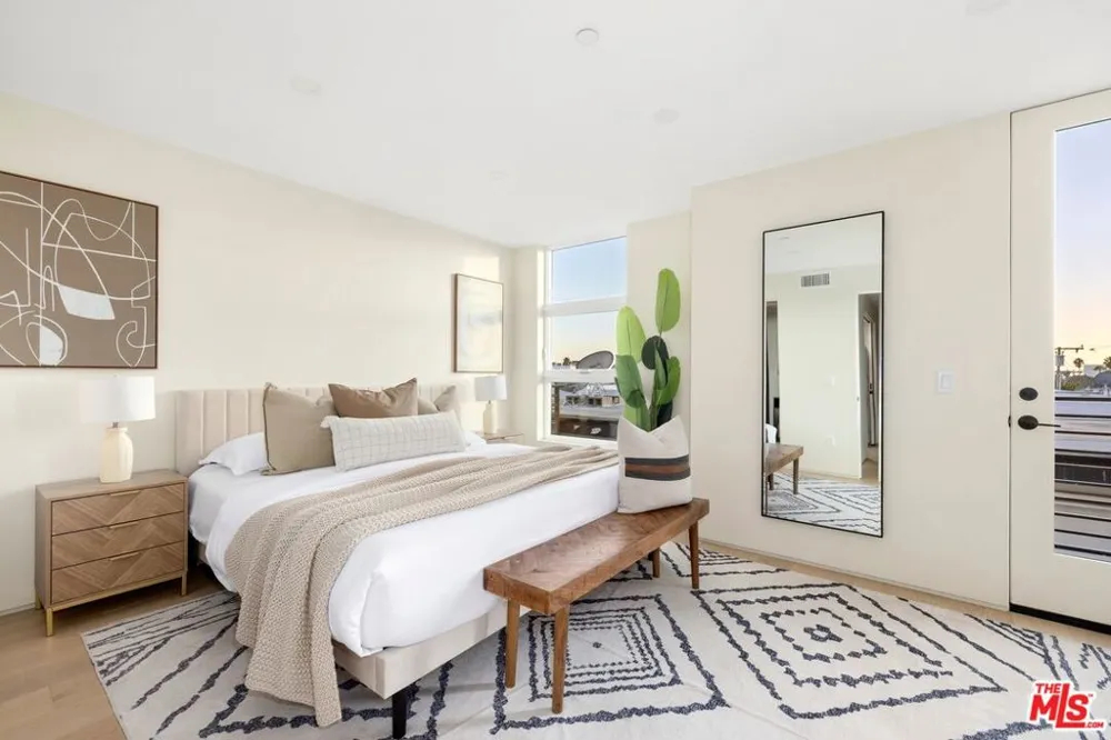 1011 Ogden Drive #102 West Hollywood, CA 90046