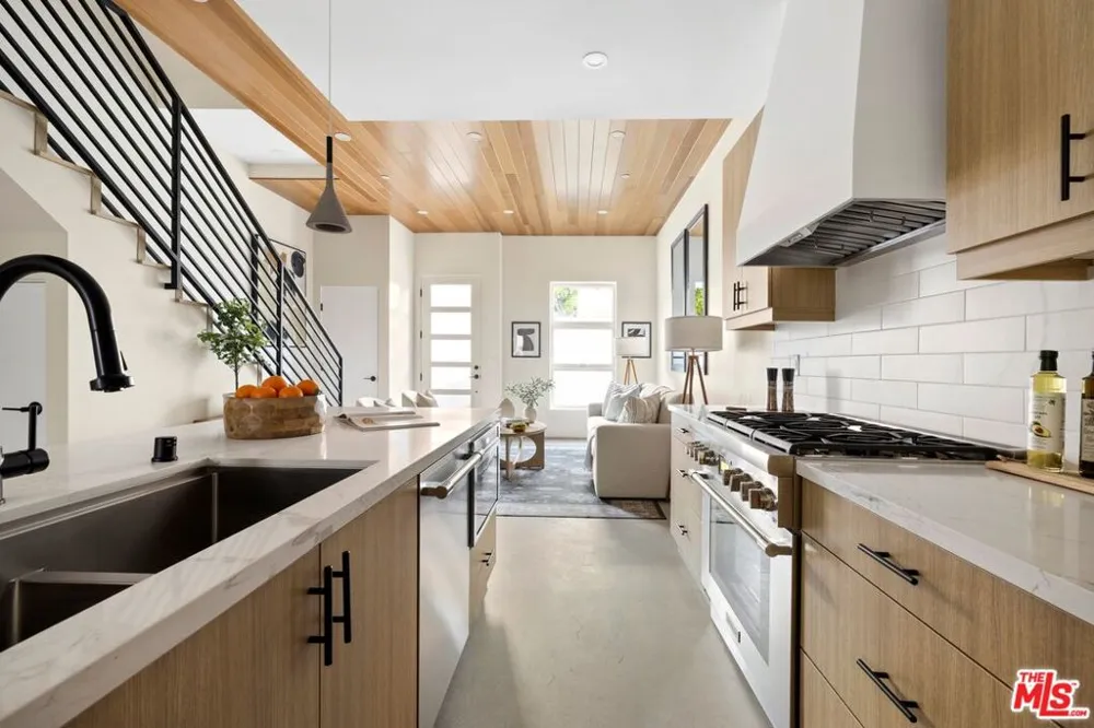 1011 Ogden Drive #102 West Hollywood, CA 90046