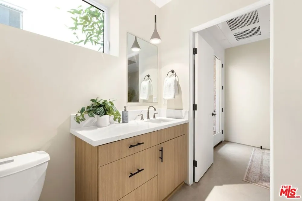 1011 Ogden Drive #102 West Hollywood, CA 90046