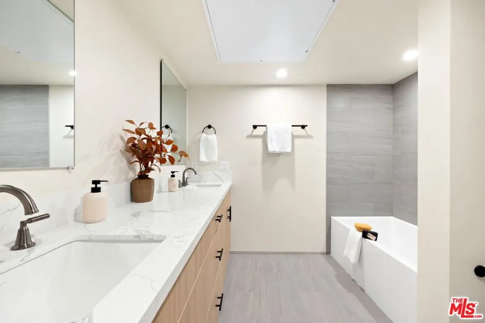 1011 Ogden Drive #102 West Hollywood, CA 90046