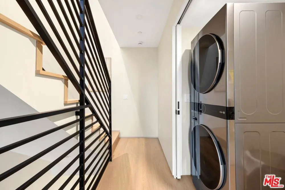 1011 Ogden Drive #102 West Hollywood, CA 90046