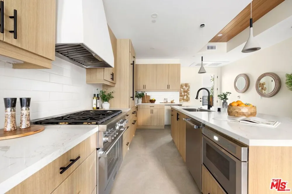 1011 Ogden Drive #102 West Hollywood, CA 90046