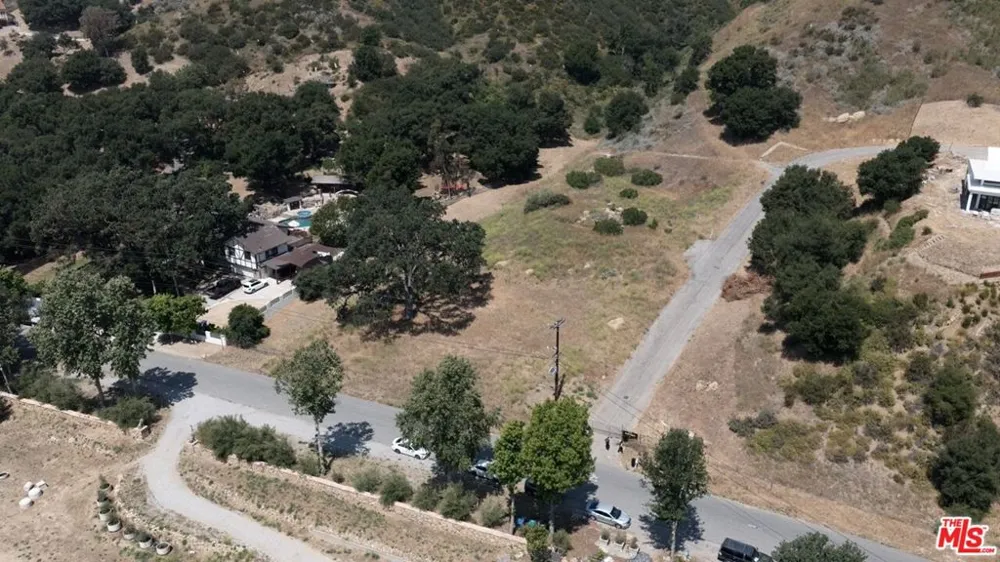 2391 Stokes Canyon Rd Calabasas, CA 91302