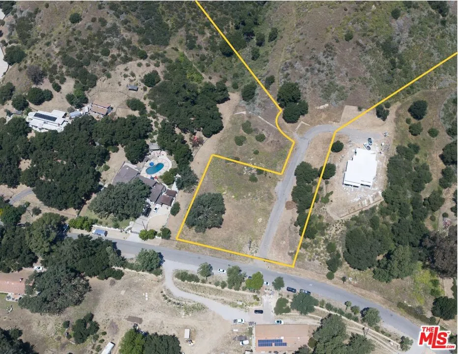 2391 Stokes Canyon Rd Calabasas, CA 91302
