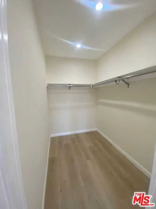 7045 Hawthorn Avenue #203 Los Angeles, CA 90028