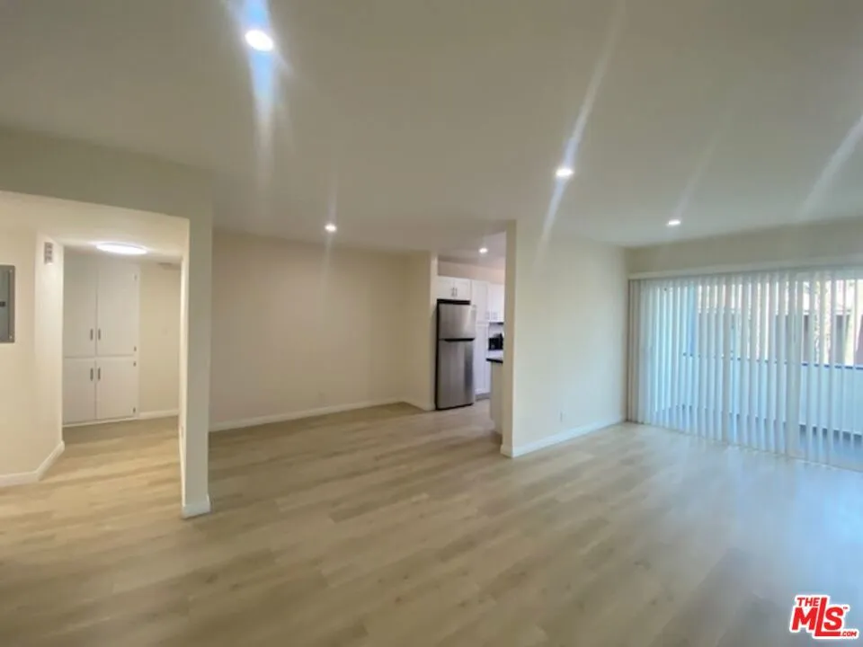 7045 Hawthorn Avenue #203 Los Angeles, CA 90028
