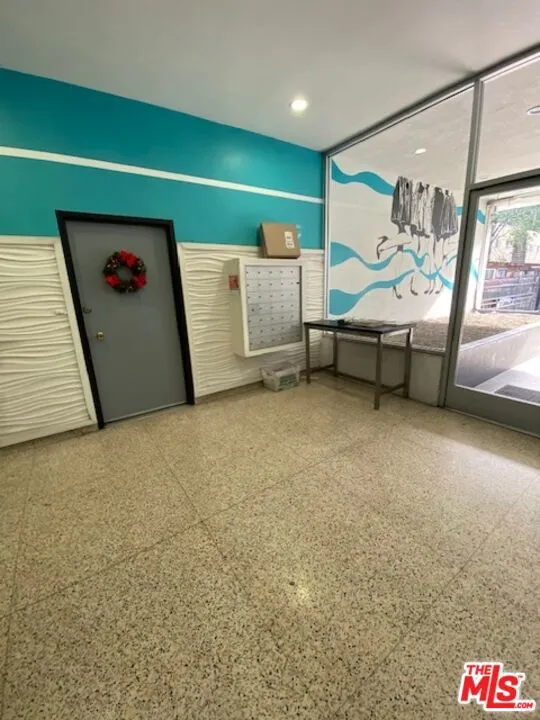 7045 Hawthorn Avenue #203 Los Angeles, CA 90028