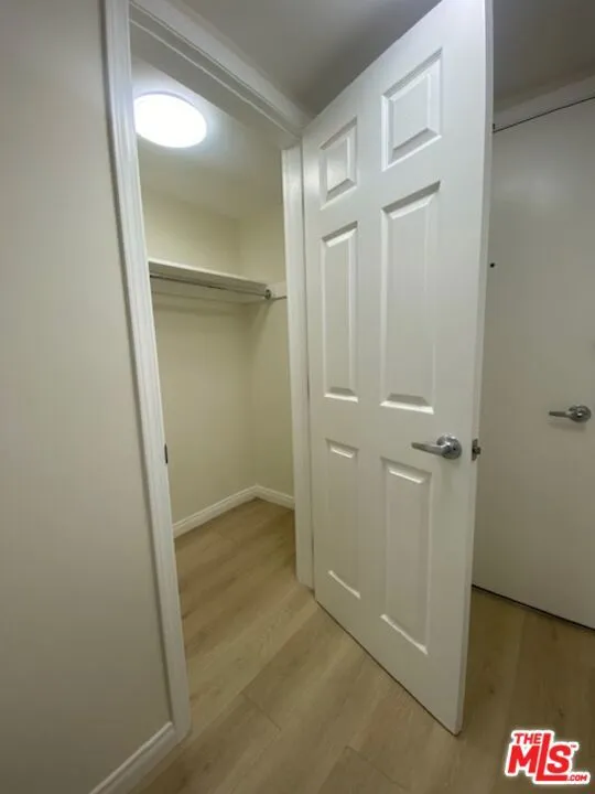 7045 Hawthorn Avenue #203 Los Angeles, CA 90028