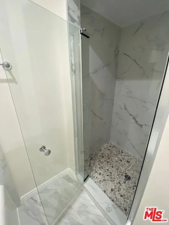 7045 Hawthorn Avenue #203 Los Angeles, CA 90028
