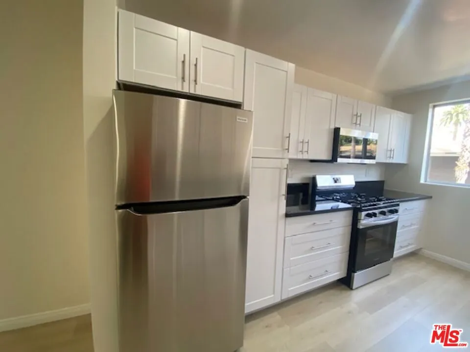 7045 Hawthorn Avenue #203 Los Angeles, CA 90028