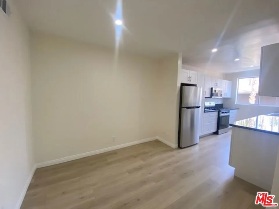7045 Hawthorn Avenue #203 Los Angeles, CA 90028