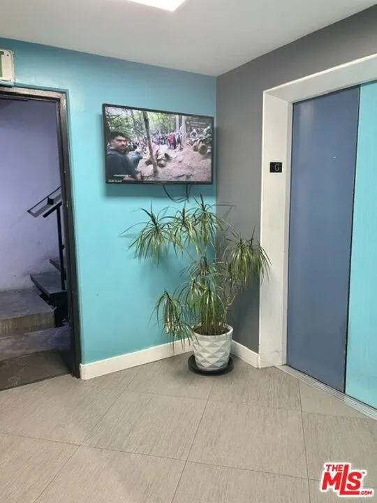 7045 Hawthorn Avenue #203 Los Angeles, CA 90028
