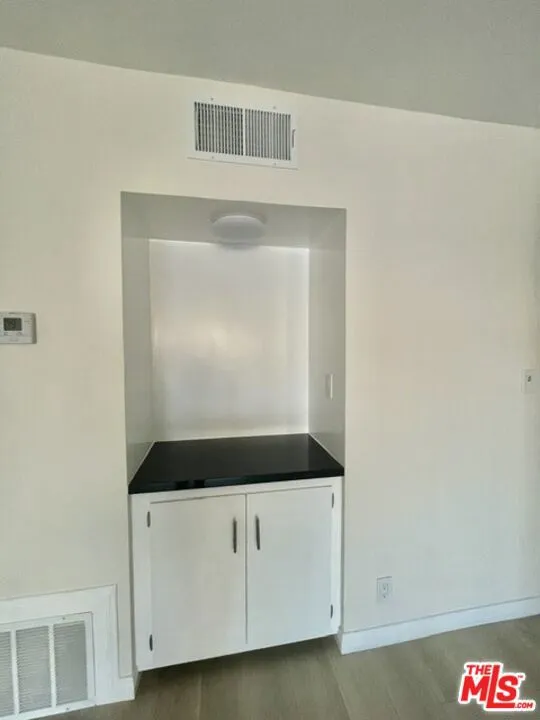 7045 Hawthorn Avenue #203 Los Angeles, CA 90028