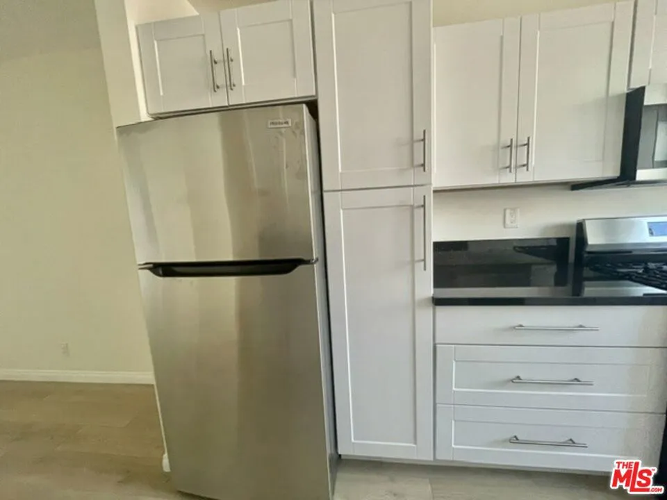 7045 Hawthorn Avenue #203 Los Angeles, CA 90028
