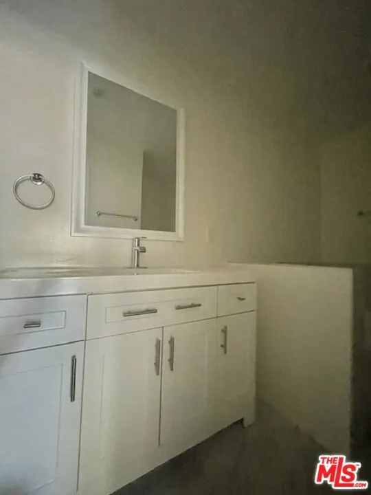 7045 Hawthorn Avenue #203 Los Angeles, CA 90028