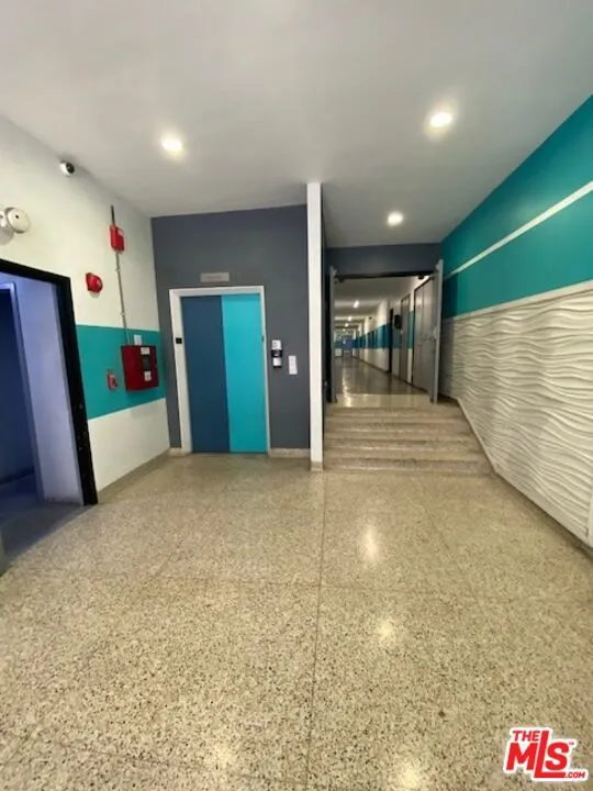 7045 Hawthorn Avenue #203 Los Angeles, CA 90028