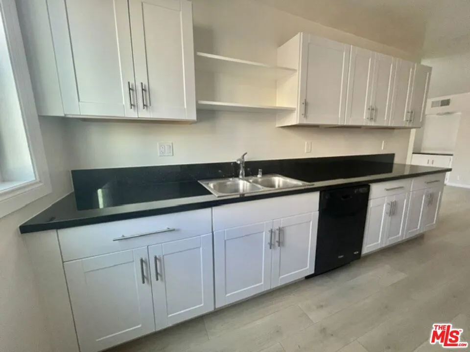 7045 Hawthorn Avenue #203 Los Angeles, CA 90028