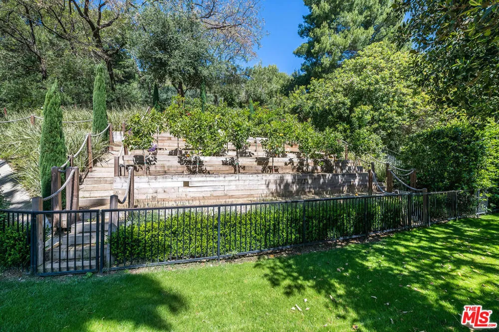 70 Beverly Parkway Beverly Hills, CA 90210