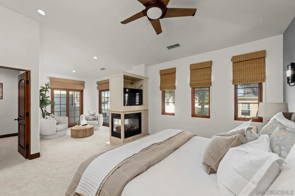 937 F Ave Coronado, CA 92118