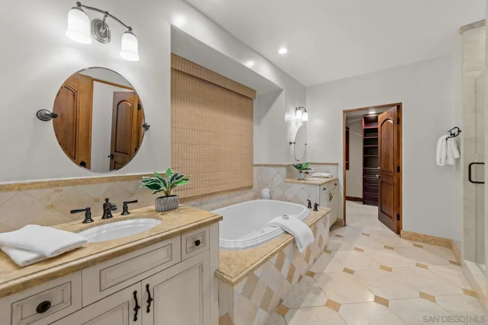 937 F Ave Coronado, CA 92118