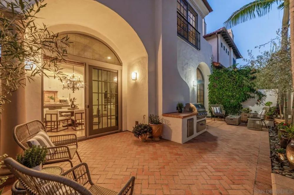 937 F Ave Coronado, CA 92118