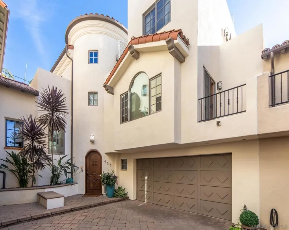937 F Ave Coronado, CA 92118